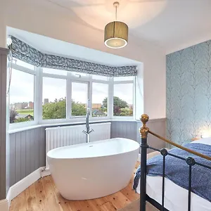 Host & - Puffin House Holiday home